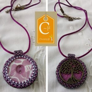 Pendentif bouton mauve et blanc (vendu)