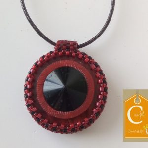 Pendentif bouton rouge et noir   