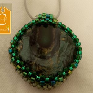 Pendentif bouton vert