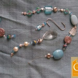 Suspension GM perles bleues, blanches, métal