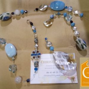 Suspension GM perles bleues, blanches