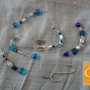 Suspension GM perles bleues et coeurs