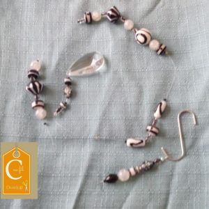 Suspension GM perles noires et blanches