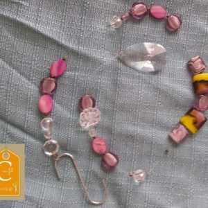 Suspension GM perles roses et jaunes