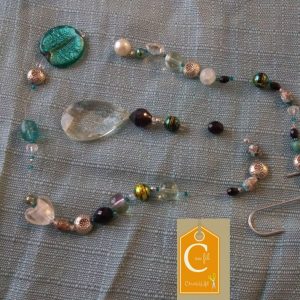 Suspension GM perles turquoises, noires, transparentes