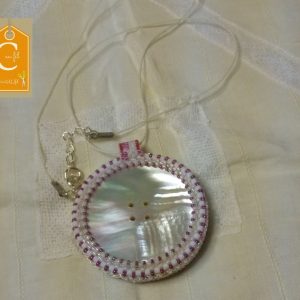 Pendentif bouton nacre blanche