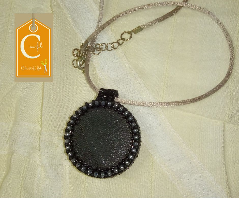 Pendentif bouton noir – Image 4