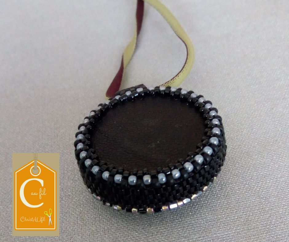Pendentif bouton noir – Image 3
