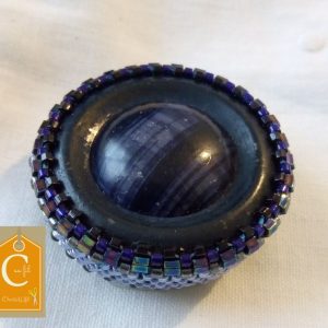 Broche aimantée bouton noir et bleu