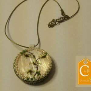 Pendentif bouton blanc nacre (vendu)