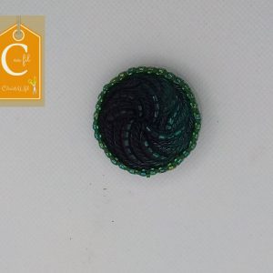 Broche aimantée bouton vert en relief