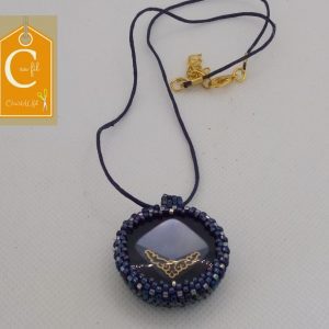 Pendentif bouton bleu motif doré (vendu)