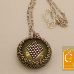 Pendentif bouton émaillé vert (vendu)