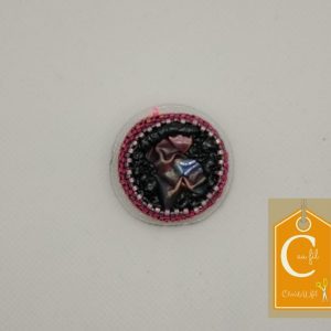 Broche aimantée bouton vieux rose aspect drapé froissé (vendue)