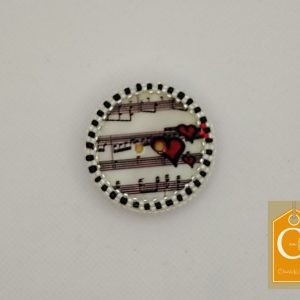 Broche aimantée bouton blanc notes de musique (vendue)