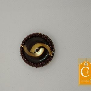 Broche aimantée bouton marron motif volutes (vendue)