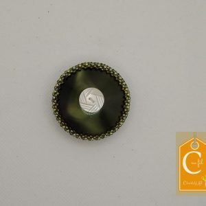 Broche aimantée bouton vert