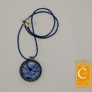 Pendentif bouton bleu (vendu)