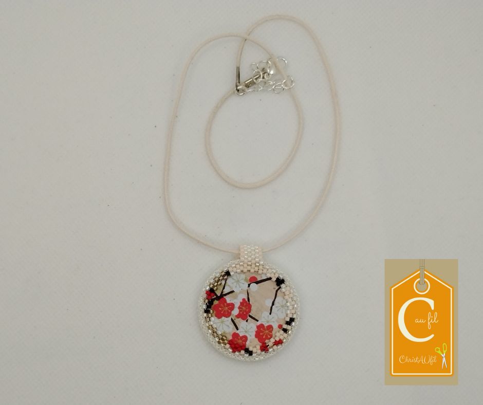 Pendentif bouton nacre blanche motif branche rouge et noire (vendu) – Image 3