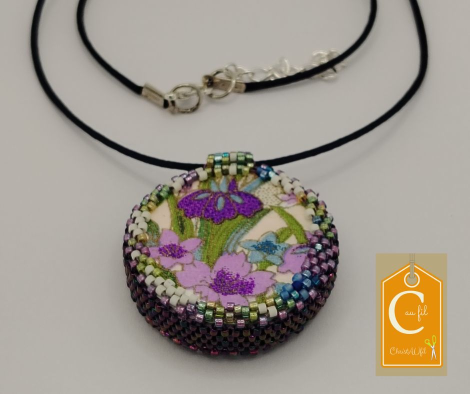 Pendentif bouton mauve effet froissé (vendu) – Image 3