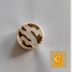 Broche aimantée bouton blanc et or