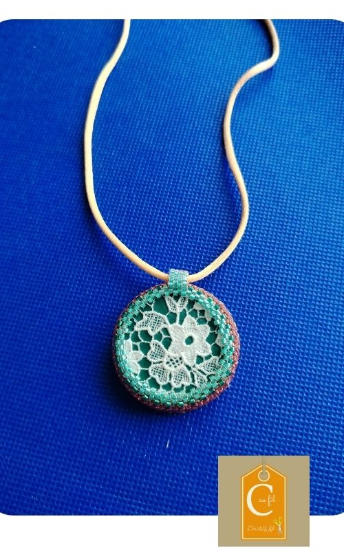 Pendentif rosée d'Ivoire- arrière du médaillon