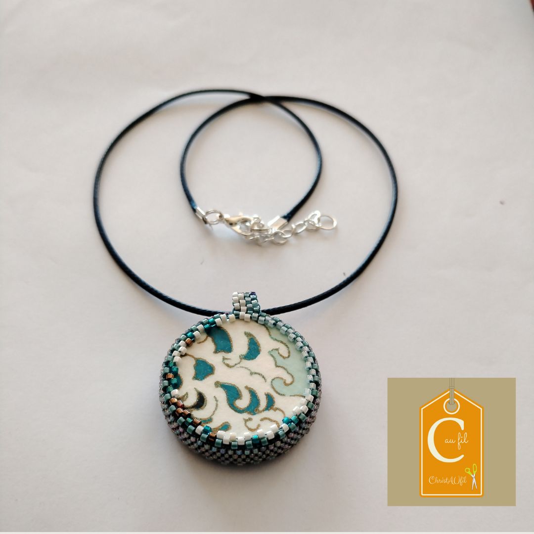 Pendentif bouton bleu nuit avec lune (vendu) – Image 2