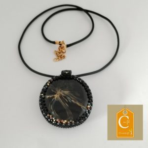 Pendentif bouton ovale noir irisé bleu (vendu)