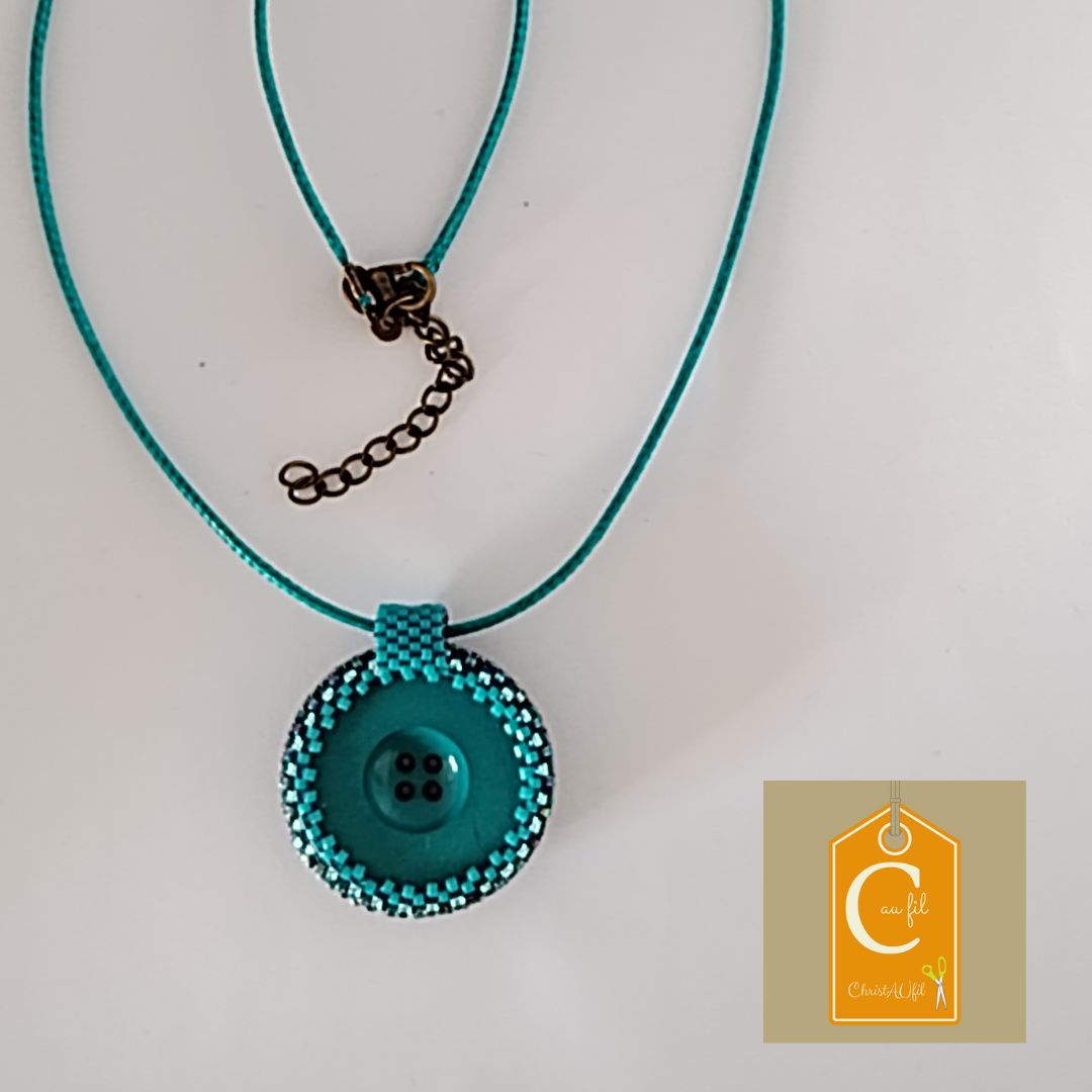 Pendentif bouton bleu 4 trous – Image 2