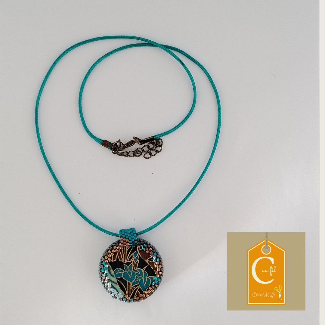 Pendentif bouton bleu 4 trous – Image 3