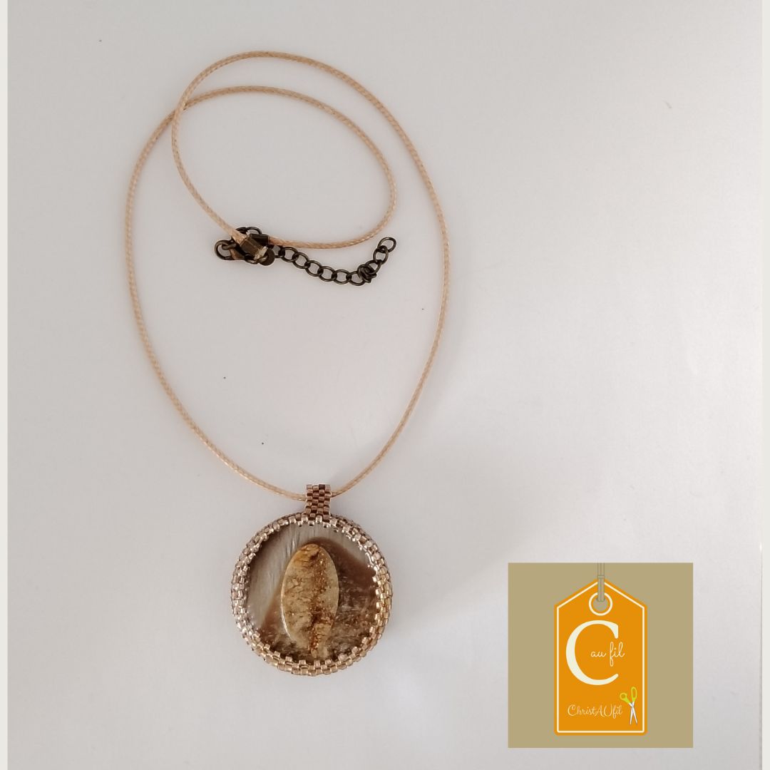 Pendentif bouton imitation minéral (vendu)