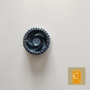 Broche aimantée bouton bleu 4 trous