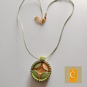 Pendentif bouton vert et or