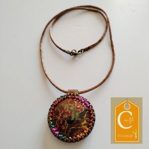 Pendentif bouton chamarré