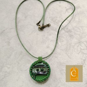 Pendentif bouton kaki doré avec 2 trous