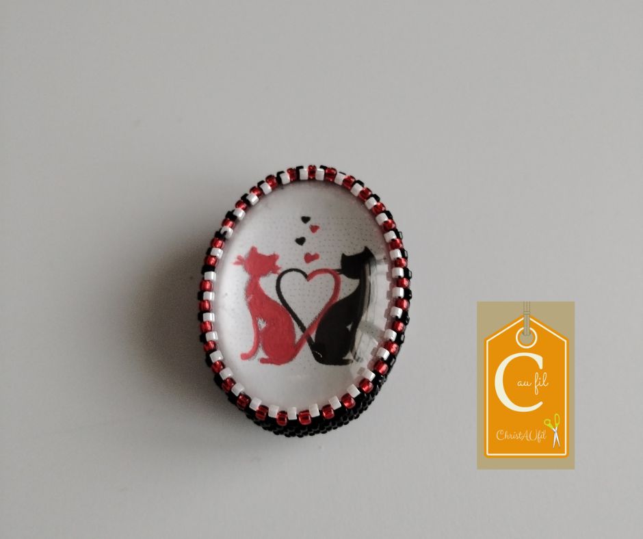 Broche aimantée 2 chats amoureux un rouge un noir