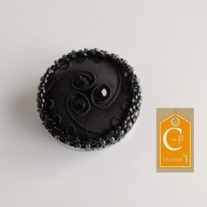 Broche aimantée noire bouton couture