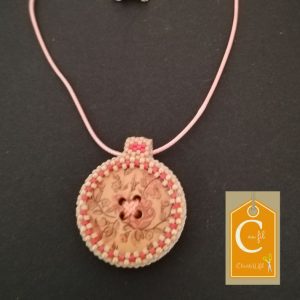 Pendentif bouton rose fleuri