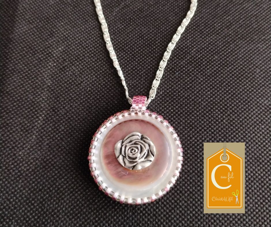 Pendentif nacre "Rose d'antan" – Image 2