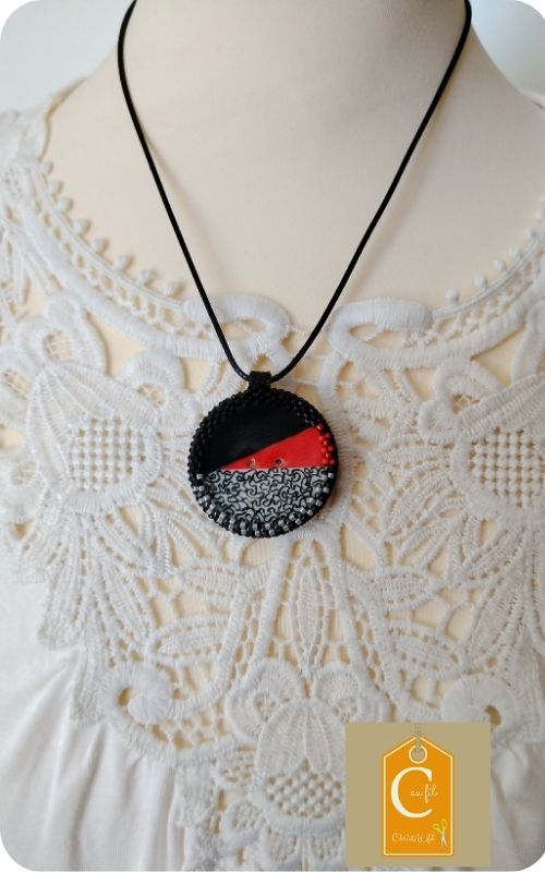 Pendentif noir "Kuro Hana" – Image 3