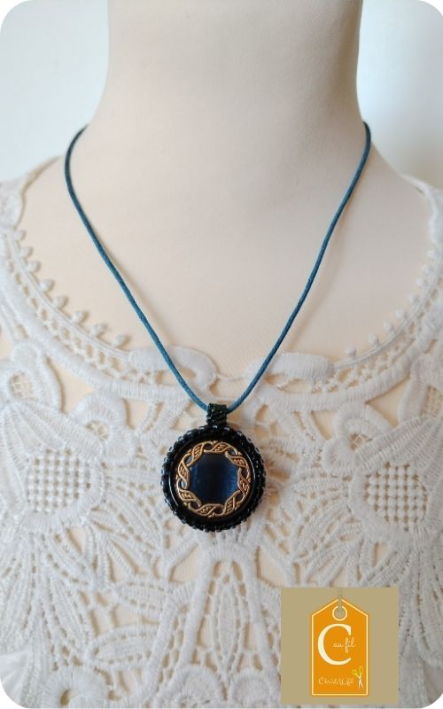 Pendentif bleu nuit "Dualité Nocturne" – Image 3