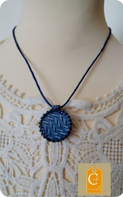 Pendentif bleu "L'Eventail Bleu" – Image 2